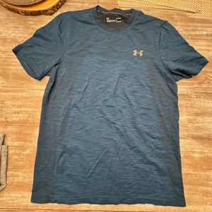 Under armour blue short sleeve tshirt great used condition
